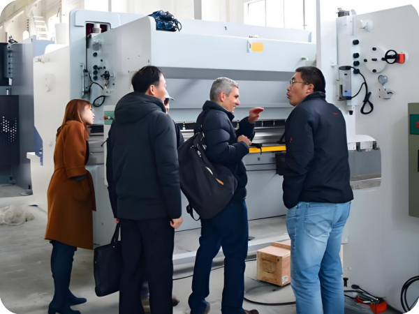 Photos Of Foreign Customers Visiting The Factory